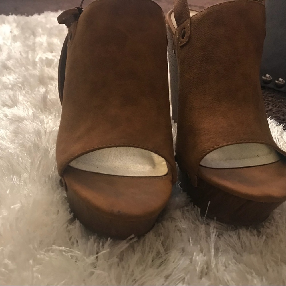 Guess Wedges - Picture 3 of 4